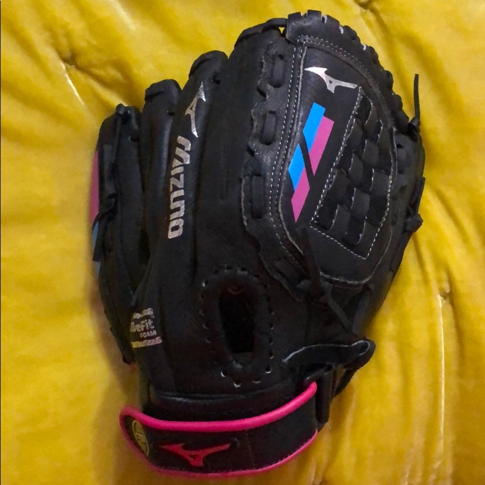 Finch softball glove